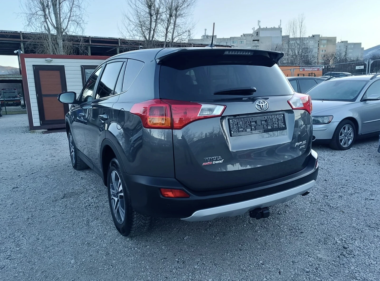 Toyota Rav4 2.0i Автоматик ! Кожен салон ! Навигация ! - изображение 3
