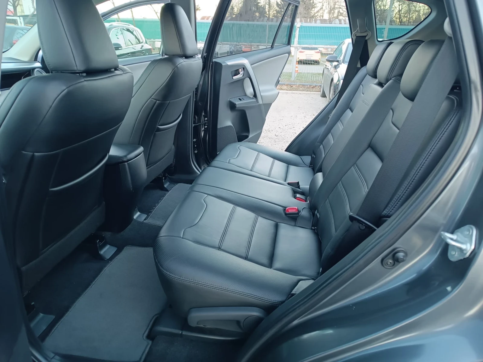 Toyota Rav4 2.0i ��������� ! ����� ����� ! ��������� ! | Mobile.bg � ����������� 11