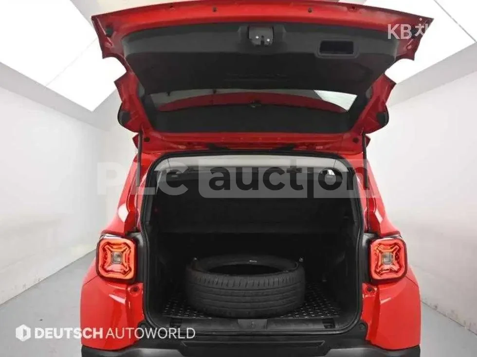 Jeep Renegade, снимка 7 - Автомобили и джипове - 54106315