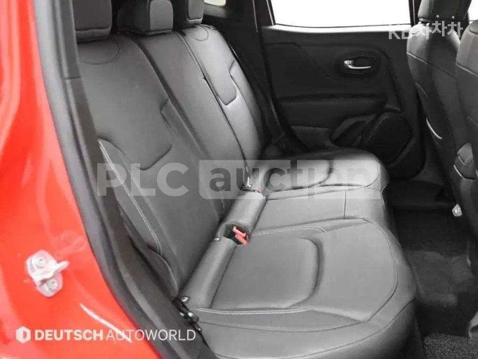 Jeep Renegade, снимка 10 - Автомобили и джипове - 54106315