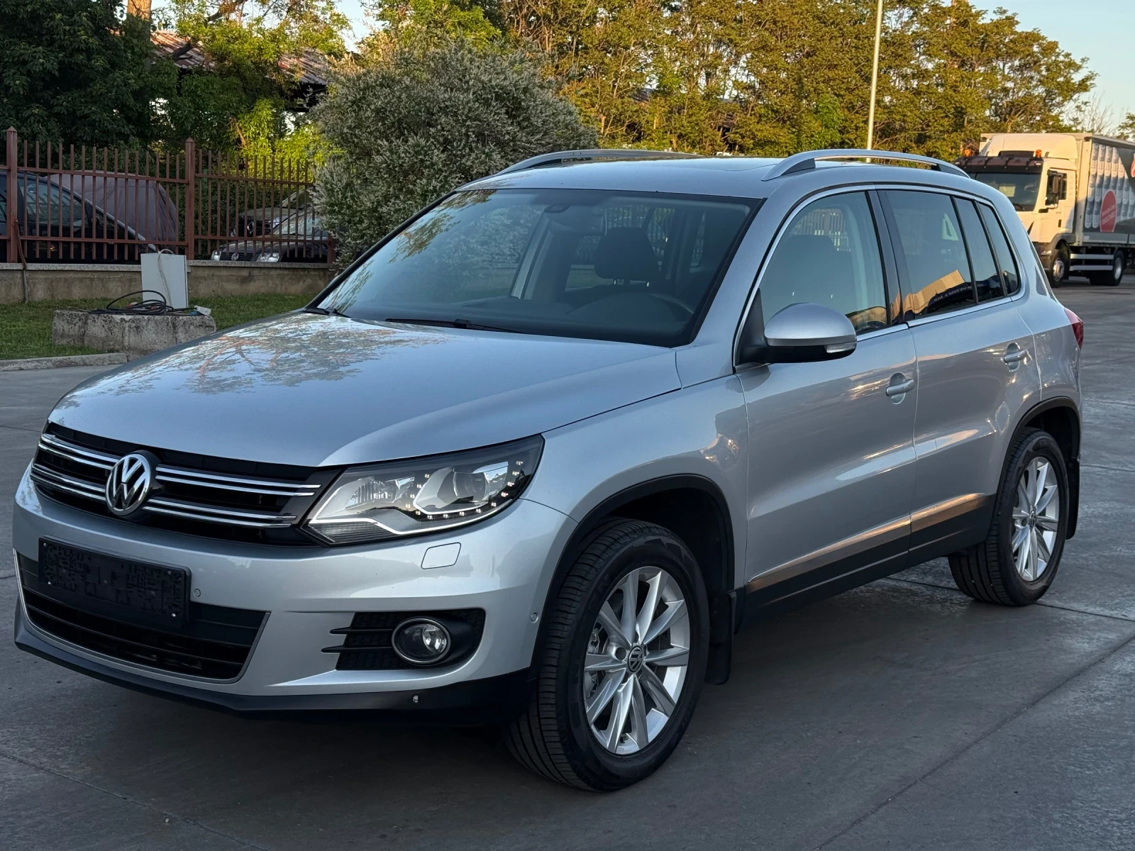 VW Tiguan 2.0 4motion* перфектен* панорама, снимка 9 - Автомобили и джипове - 54559965