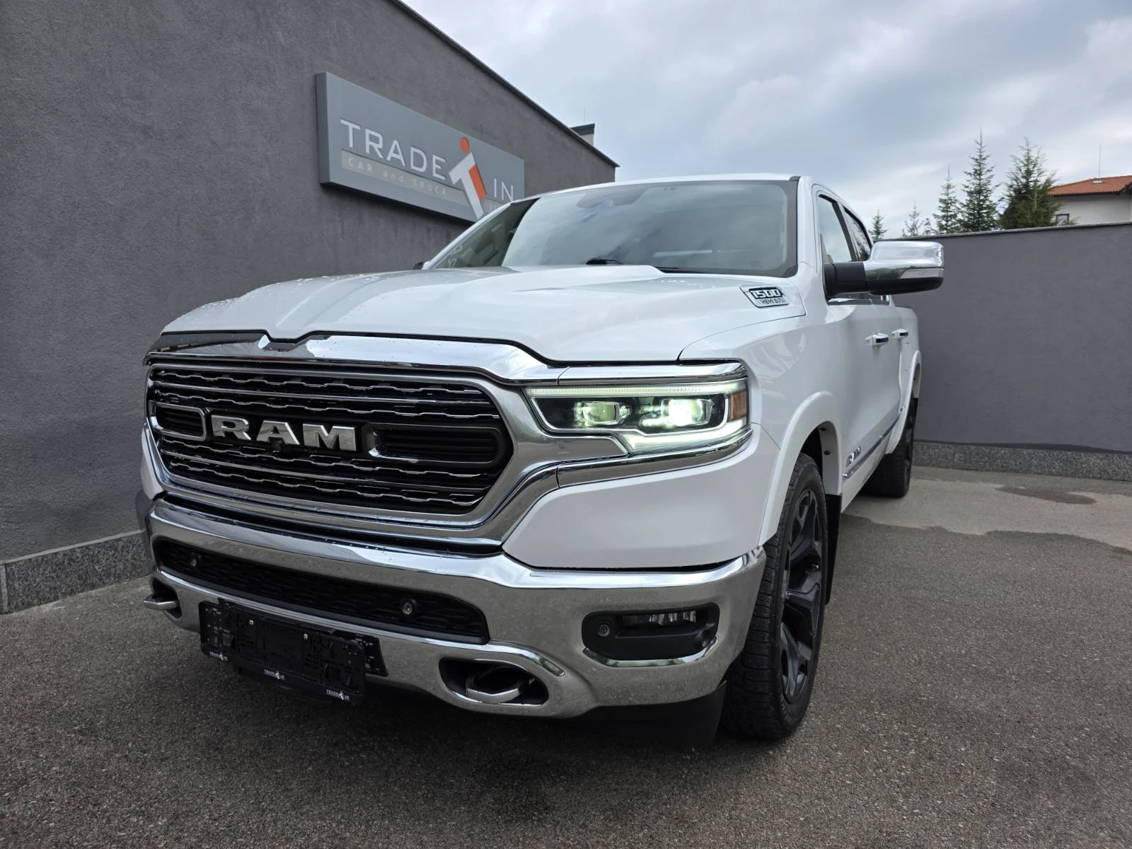 Dodge RAM 1500 5.7L CREW CAB LIMITED