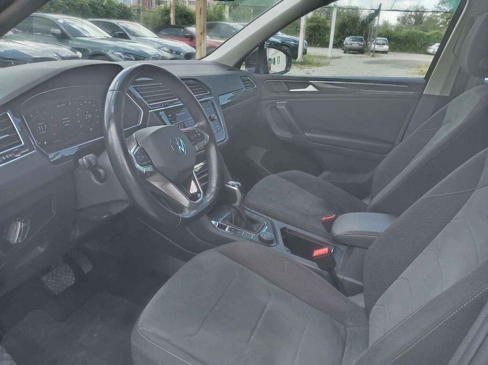 VW Tiguan 2.0TSI 4motion , снимка 7 - Автомобили и джипове - 54959950