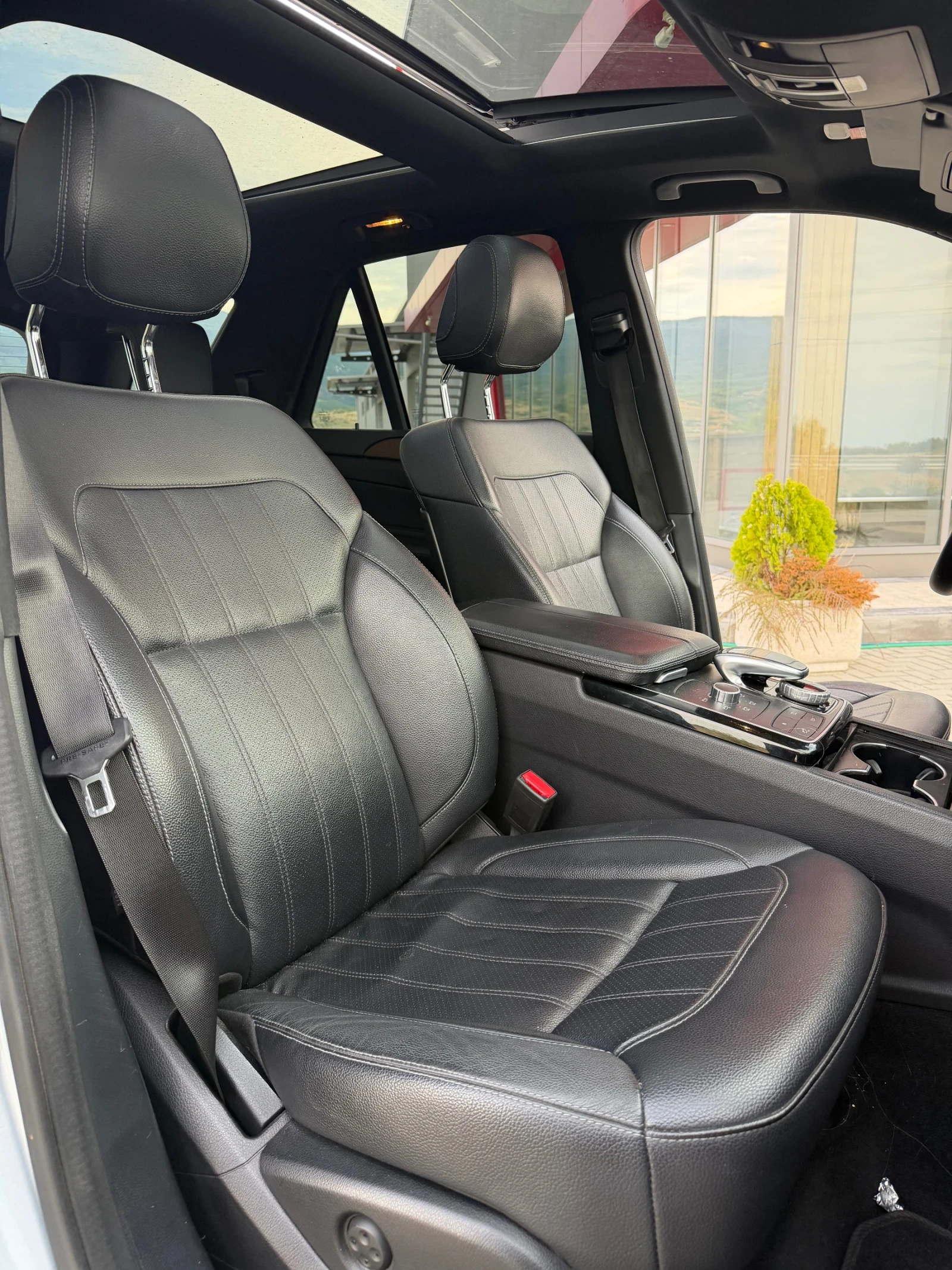 Mercedes-Benz GLE 350 full, снимка 12 - Автомобили и джипове - 55160193