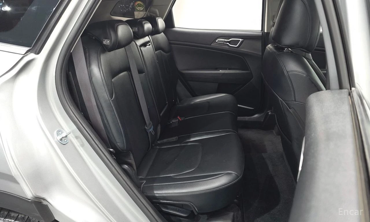 Kia Sportage 2.0D Trendy 4x4* HARMAN KARDON* ПОДГРЕВ* КАМЕРА* , снимка 14 - Автомобили и джипове - 55217656