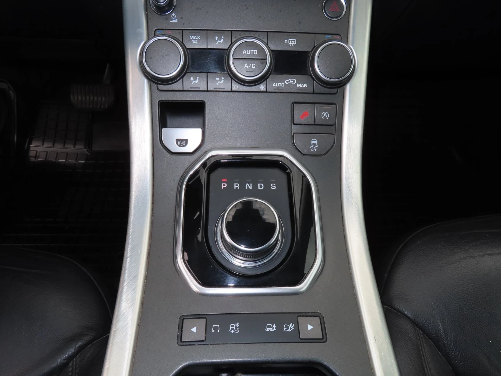Land Rover Range Rover Evoque 2.0 DIESEL TD4, снимка 9 - Автомобили и джипове - 55426038