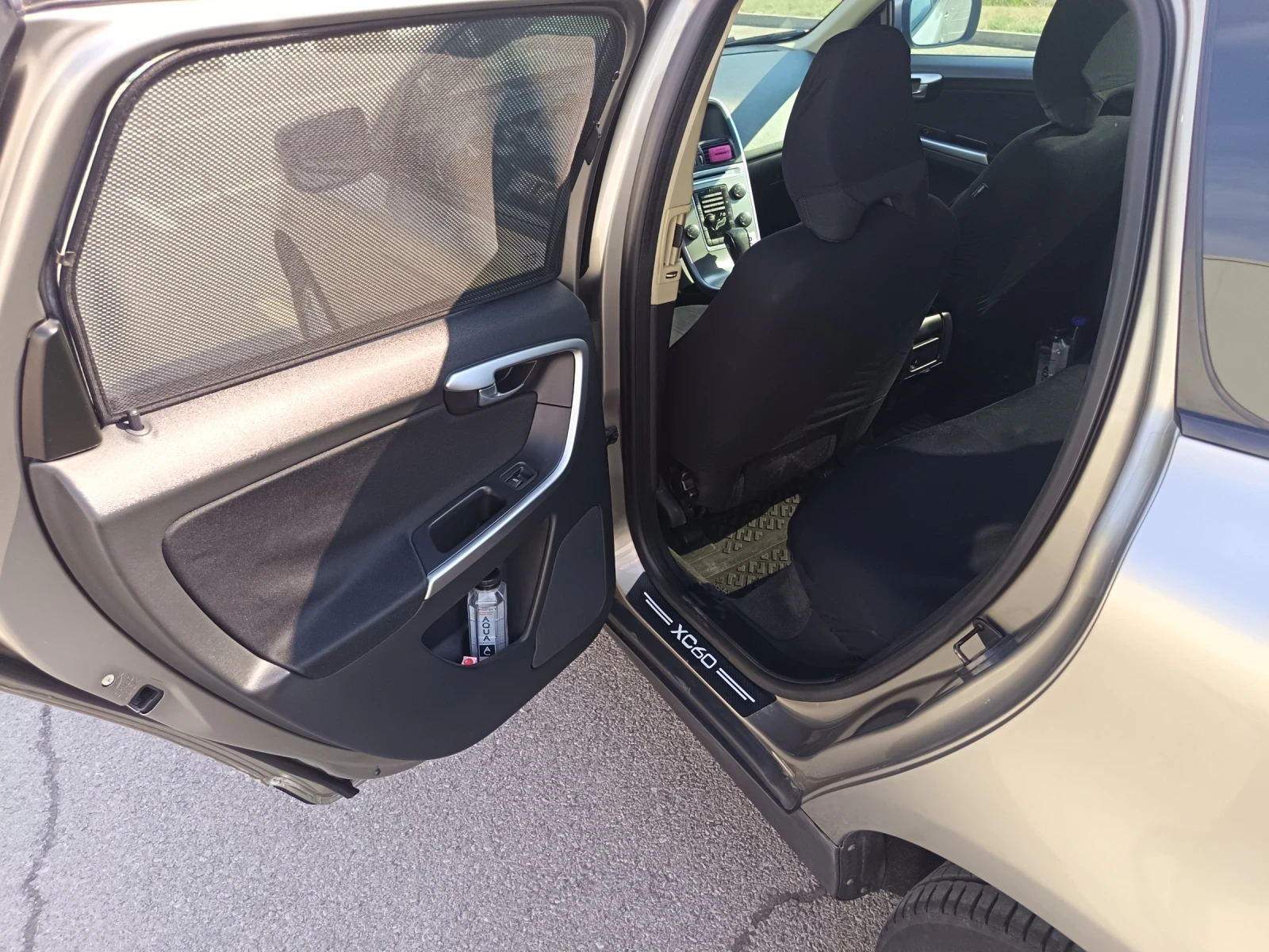 Volvo XC60 D3 2.4 163 ps, снимка 12 - Автомобили и джипове - 55829217