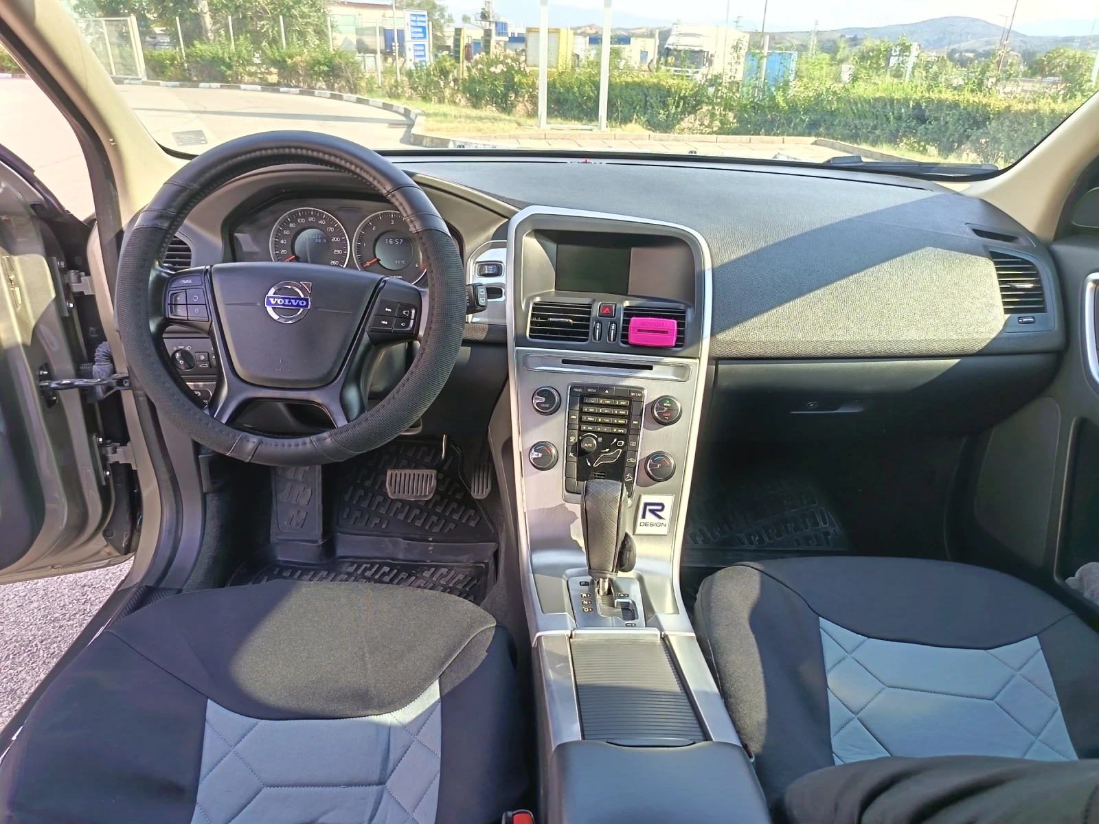 Volvo XC60 D3 2.4 163 ps, снимка 14 - Автомобили и джипове - 55829217