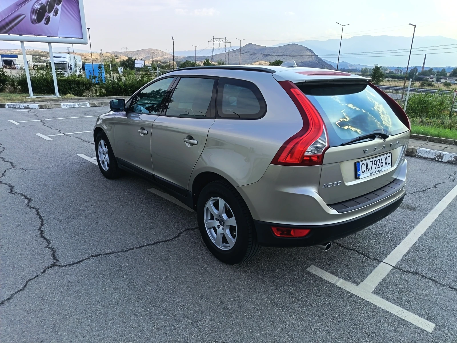 Volvo XC60 D3 2.4 163 ps, снимка 4 - Автомобили и джипове - 55829217