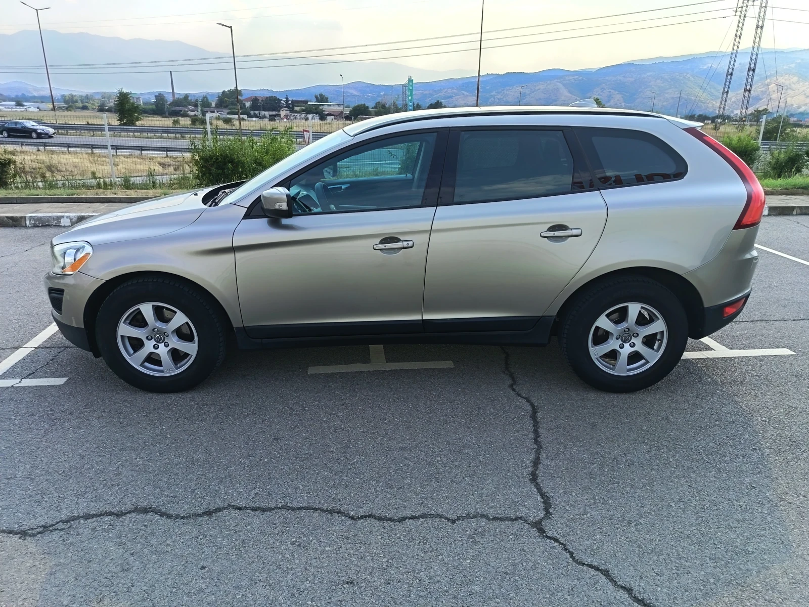Volvo XC60 D3 2.4 163 ps, снимка 3 - Автомобили и джипове - 55829217