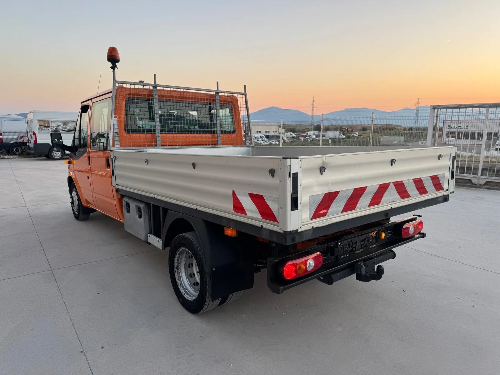 Ford Transit Бордови/6 скорости/2-на гума/ЛИЗИНГ!, снимка 6 - Бусове и автобуси - 55742794