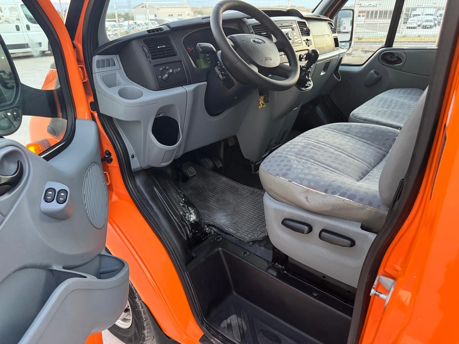 Ford Transit Бордови/6 скорости/2-на гума/ЛИЗИНГ!, снимка 7 - Бусове и автобуси - 55742794