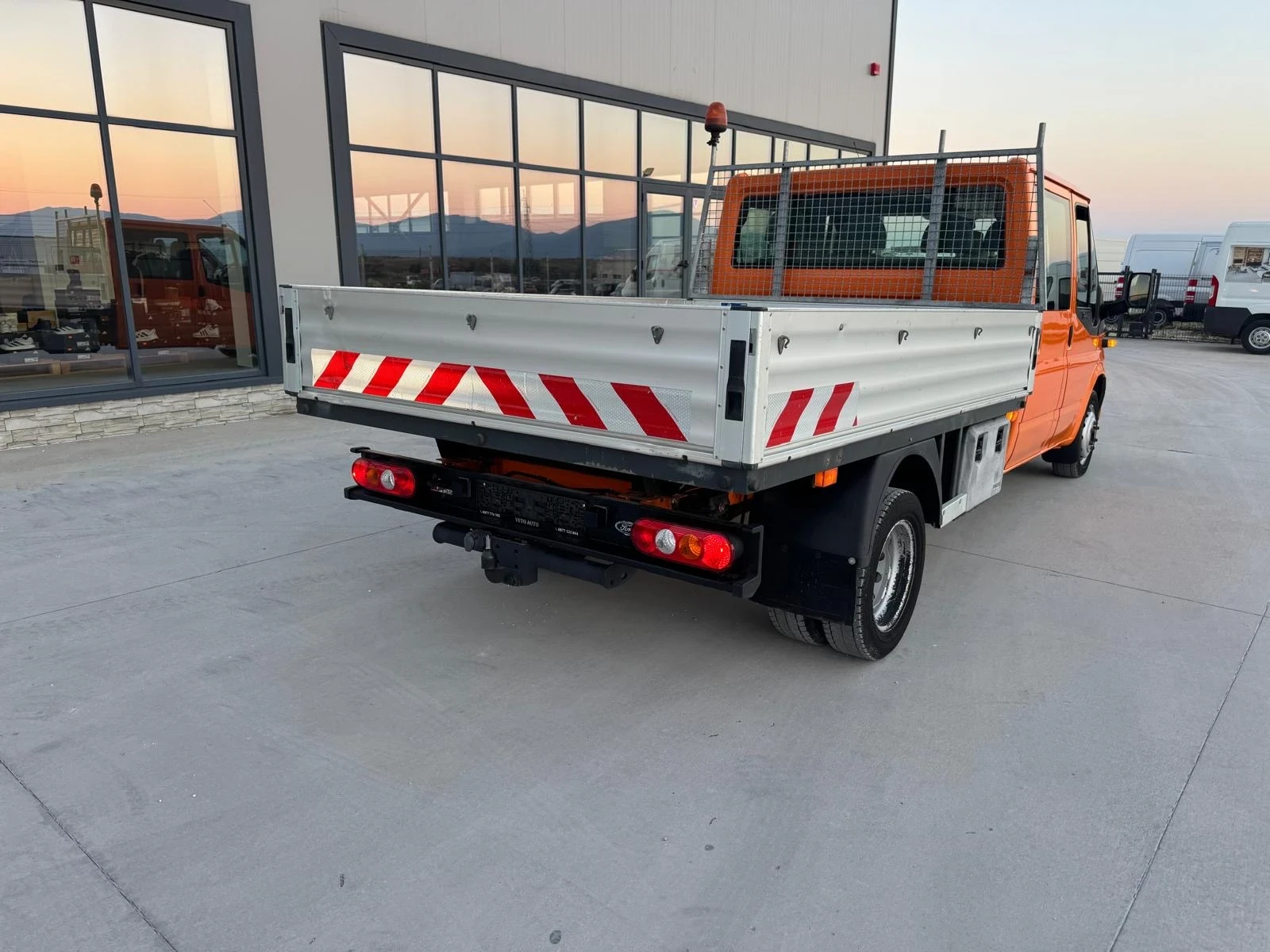Ford Transit Бордови/6 скорости/2-на гума/ЛИЗИНГ!, снимка 5 - Бусове и автобуси - 55742794