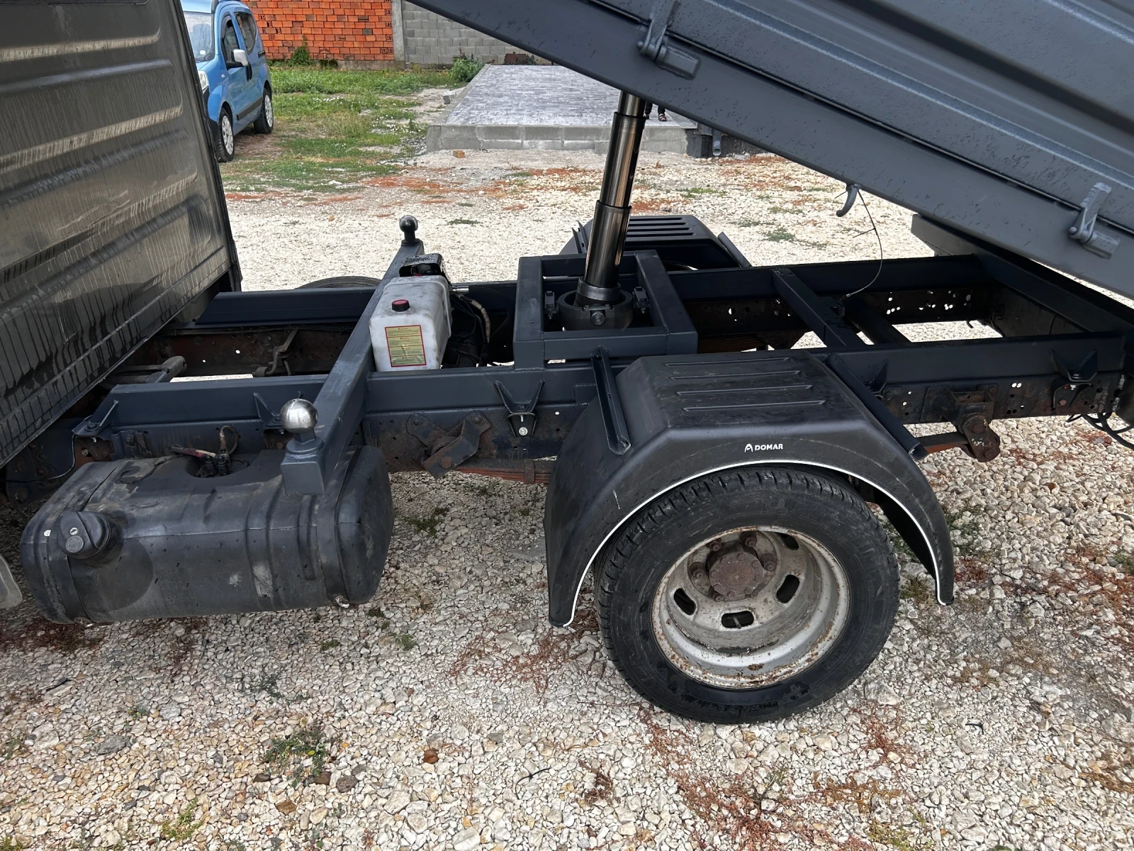 Iveco 35c17 3.0, 170 к.с., климатик, чисто нов, кош, тристране, снимка 13 - Бусове и автобуси - 55891014