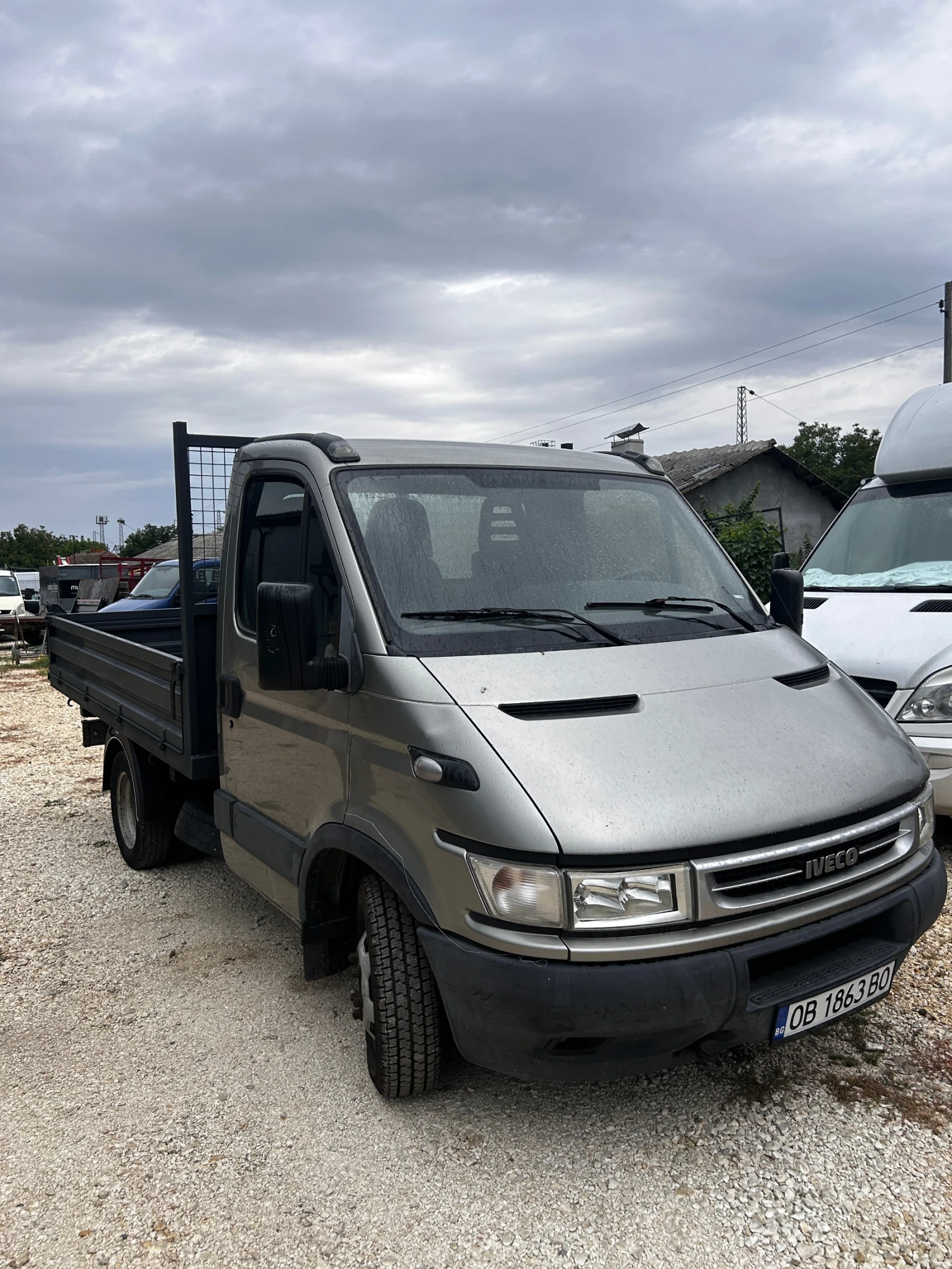Iveco 35c17 3.0, 170 к.с., климатик, чисто нов, кош, тристране, снимка 3 - Бусове и автобуси - 55891014