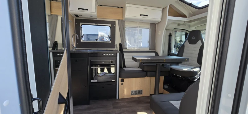 Кемпер SUNLIGHT T68C 2025 Adventure , снимка 6 - Каравани и кемпери - 51203932