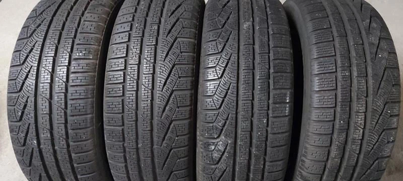 Гуми Зимни 235/55R18, снимка 1 - Гуми и джанти - 29887311