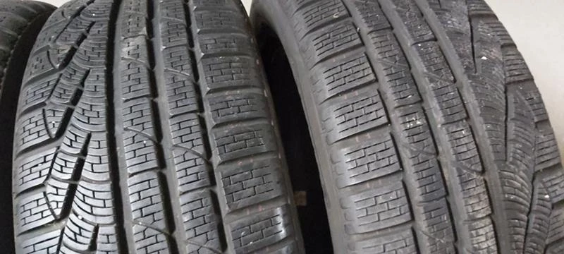 Гуми Зимни 235/55R18, снимка 3 - Гуми и джанти - 29887311