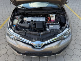 Toyota Auris 1.8Hybrid* FACELIFT* 102000км* Сервизна История* , снимка 13