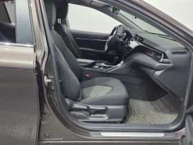 Toyota Camry 2.5 LE Hybrid| 208к.с.| ВКЛ.ТЕХНОТЕСТ, снимка 12