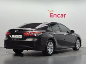 Toyota Camry 2.5 LE Hybrid| 208к.с.| ВКЛ.ТЕХНОТЕСТ, снимка 2
