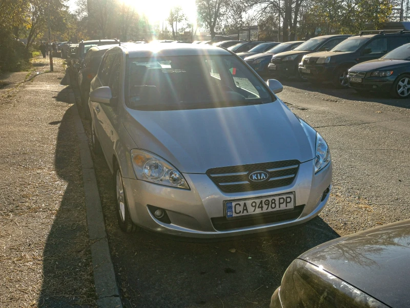 Kia Ceed CRDI, снимка 5 - Автомобили и джипове - 47210731