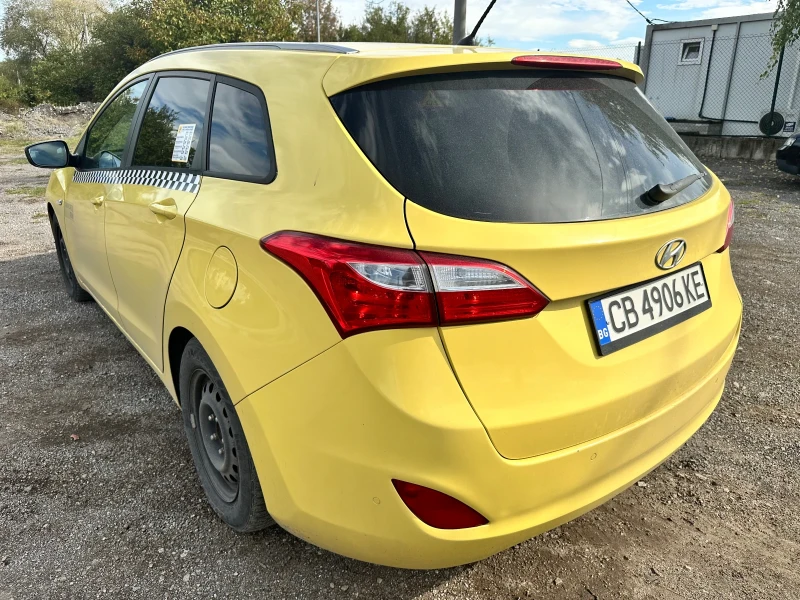 Hyundai I30 1.6 бензин, с газ, снимка 3 - Автомобили и джипове - 47535946