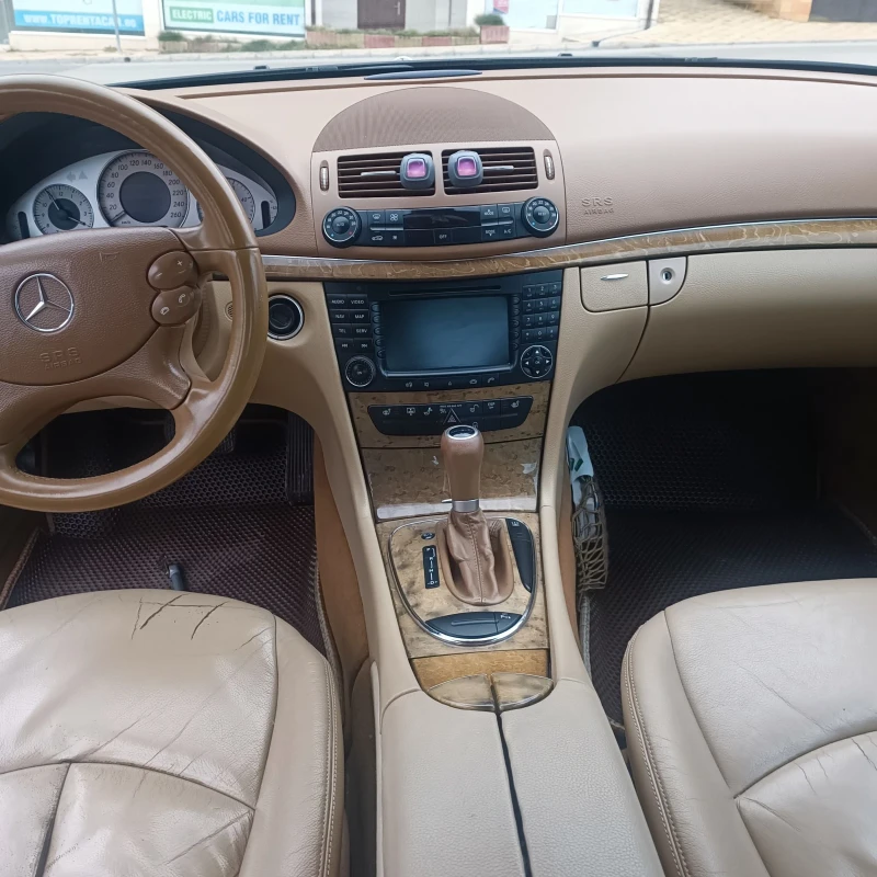 Mercedes-Benz E 280, снимка 10 - Автомобили и джипове - 48800782