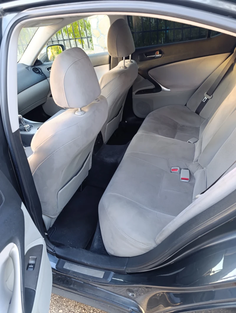 Lexus IS 250 Sport, снимка 11 - Автомобили и джипове - 52817942