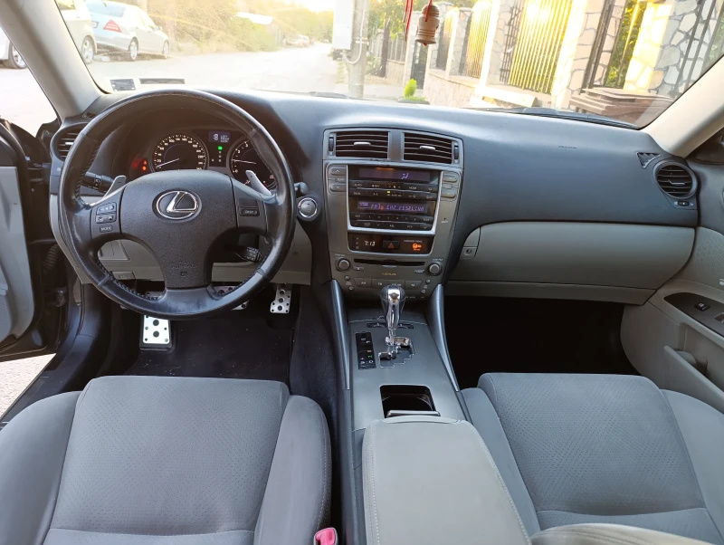 Lexus IS 250 Sport, снимка 10 - Автомобили и джипове - 52817942