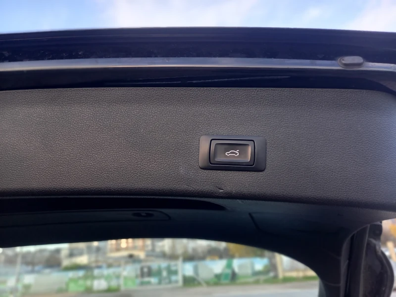 Audi A4 2.0tdi AUT LED, снимка 12 - Автомобили и джипове - 52539772