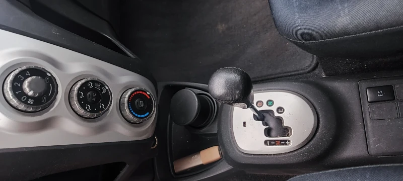 Toyota Yaris, снимка 5 - Автомобили и джипове - 53050914