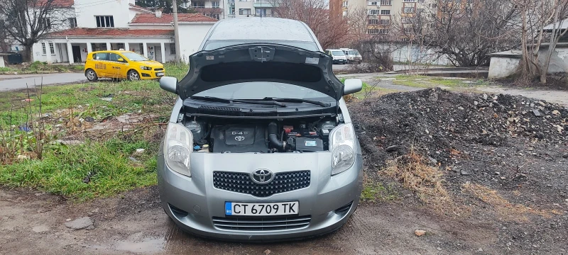 Toyota Yaris, снимка 10 - Автомобили и джипове - 53050914