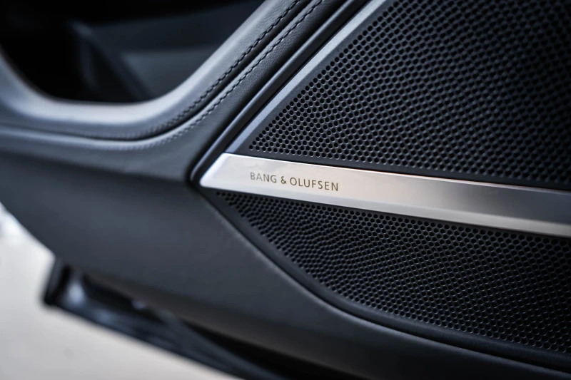 Audi S8 quattro* B&O* 360* TV, снимка 17 - Автомобили и джипове - 53164528