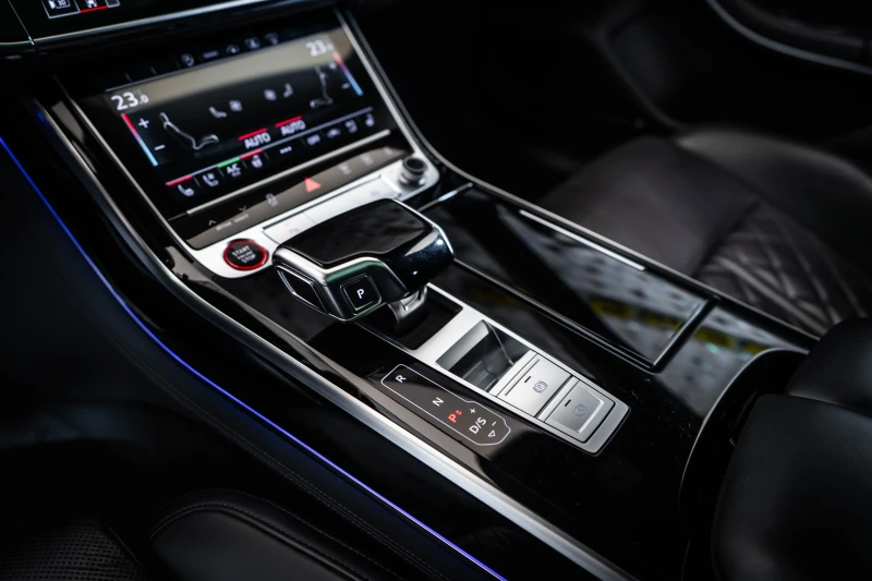 Audi S8 quattro* B&O* 360* TV, снимка 9 - Автомобили и джипове - 53164528