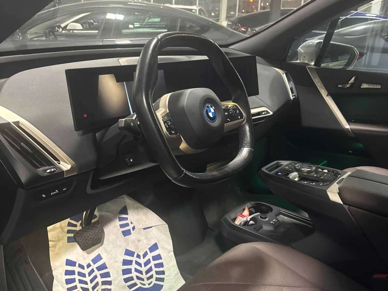 BMW iX * xDrive40 * HARMAN KARDON* 360* KEYLESS* , снимка 5 - Автомобили и джипове - 53557779