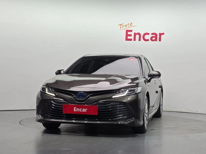 Toyota Camry 2.5 LE Hybrid| 208к.с.| ВКЛ.ТЕХНОТЕСТ, снимка 3 - Автомобили и джипове - 55119928