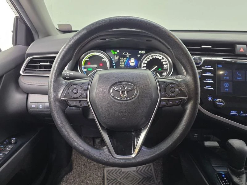 Toyota Camry 2.5 LE Hybrid| 208к.с.| ВКЛ.ТЕХНОТЕСТ, снимка 13 - Автомобили и джипове - 55119928