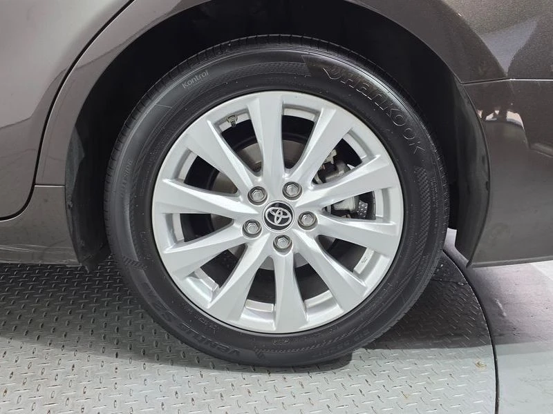 Toyota Camry 2.5 LE Hybrid| 208к.с.| ВКЛ.ТЕХНОТЕСТ, снимка 5 - Автомобили и джипове - 55119928