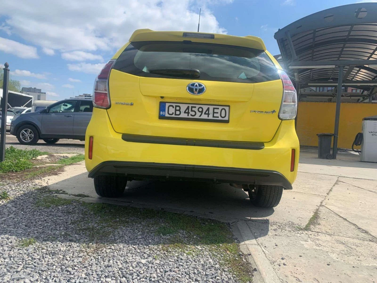 Toyota Prius Седем места  - изображение 3