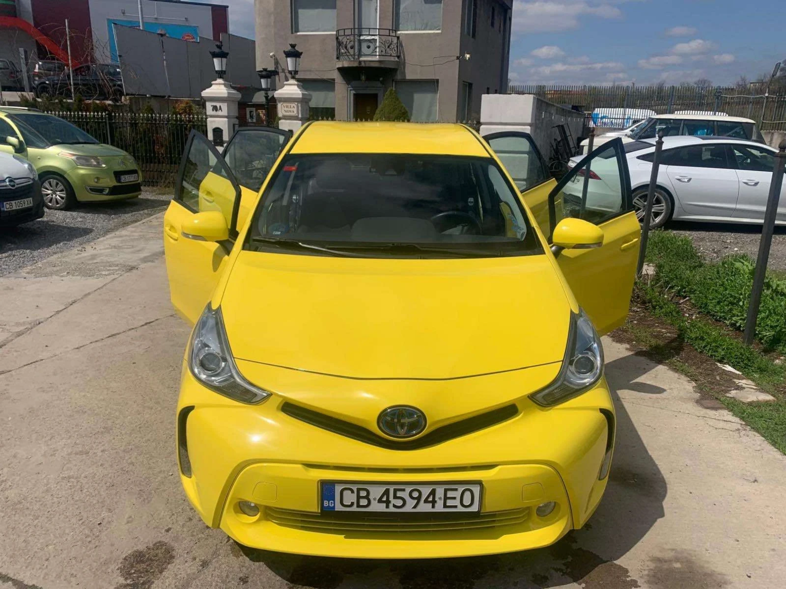 Toyota Prius Седем места  - изображение 5