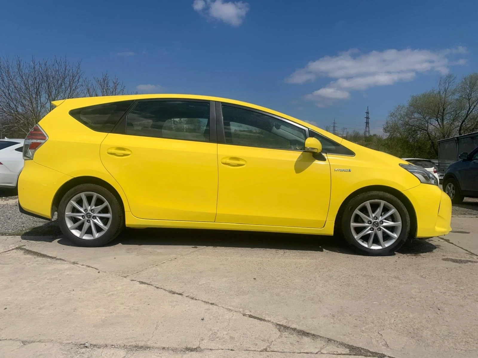 Toyota Prius Седем места  - изображение 2