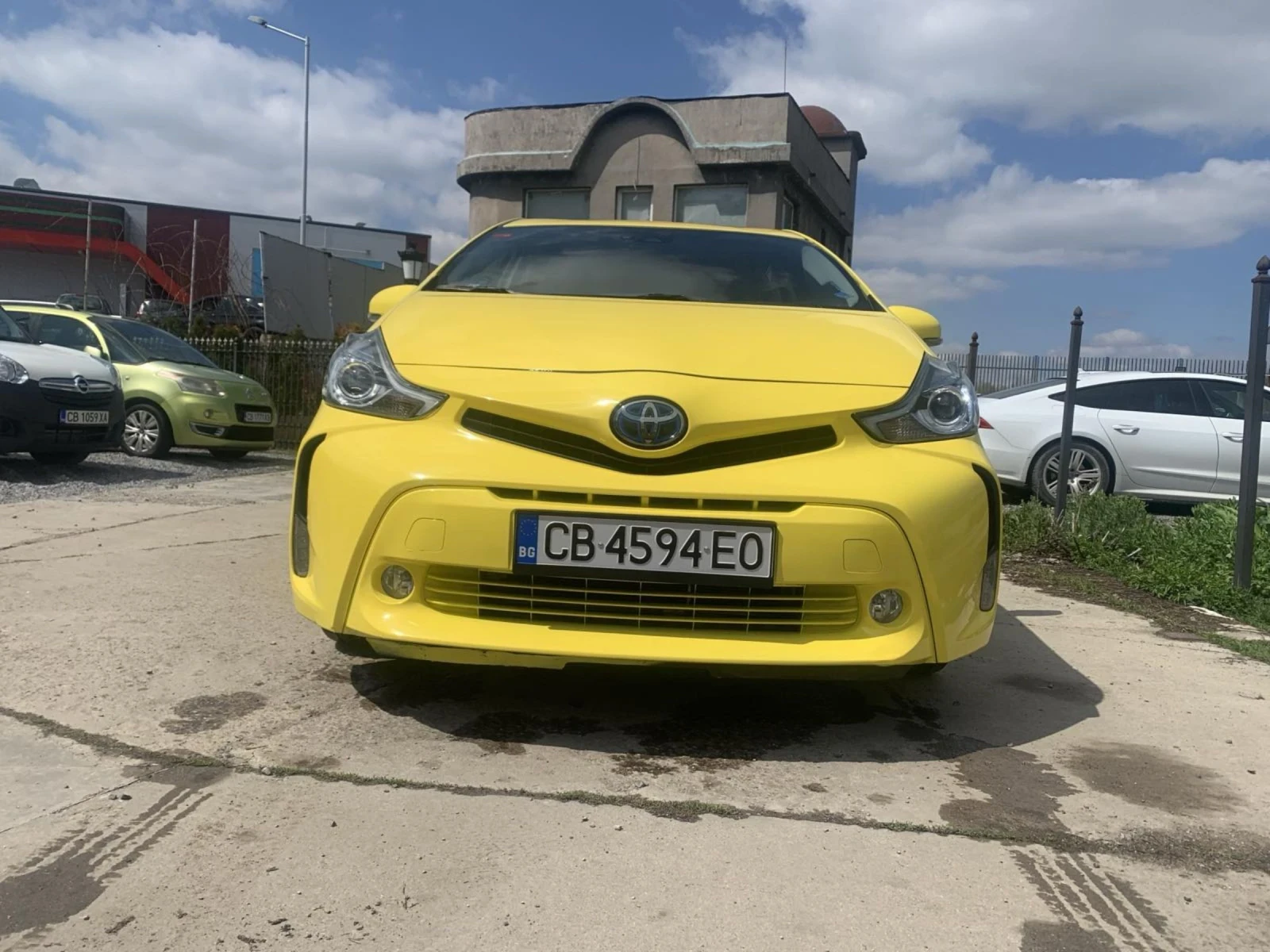 Toyota Prius Седем места  - изображение 6