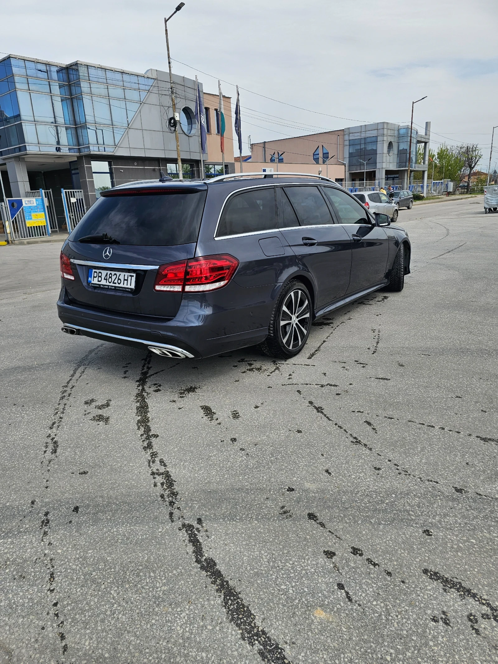 Mercedes-Benz E 350 AMG 9G .faiclift дистроник пано. - изображение 3