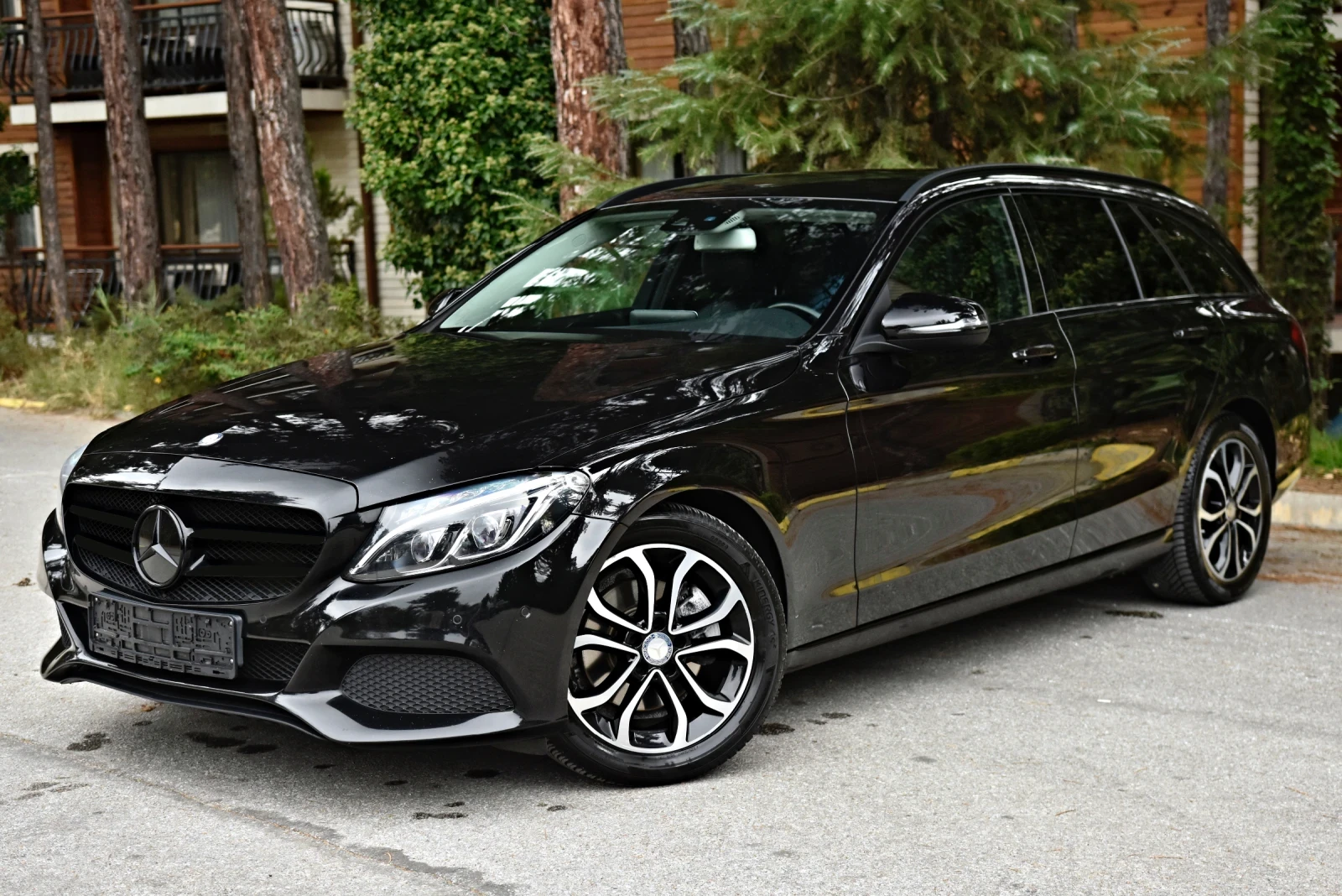 Mercedes-Benz C 220 d * NAVI* LED* BSA* KEYLESS* CAMERA - изображение 2