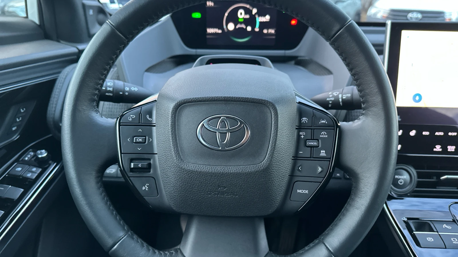 Toyota bZ4X AWD Luxury  | Mobile.bg   13