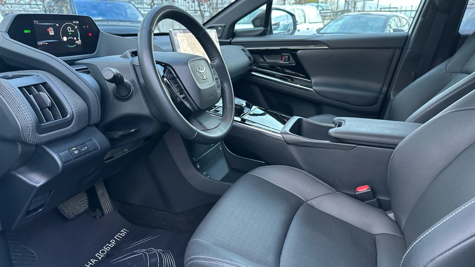 Toyota bZ4X AWD Luxury  | Mobile.bg   12