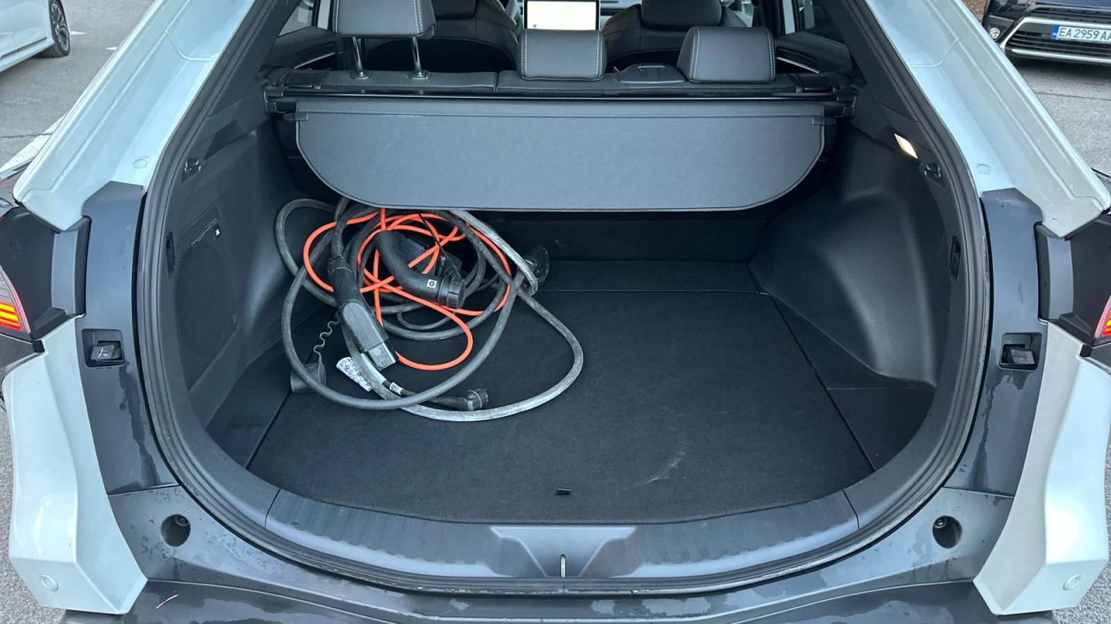 Toyota bZ4X AWD Luxury  | Mobile.bg   10