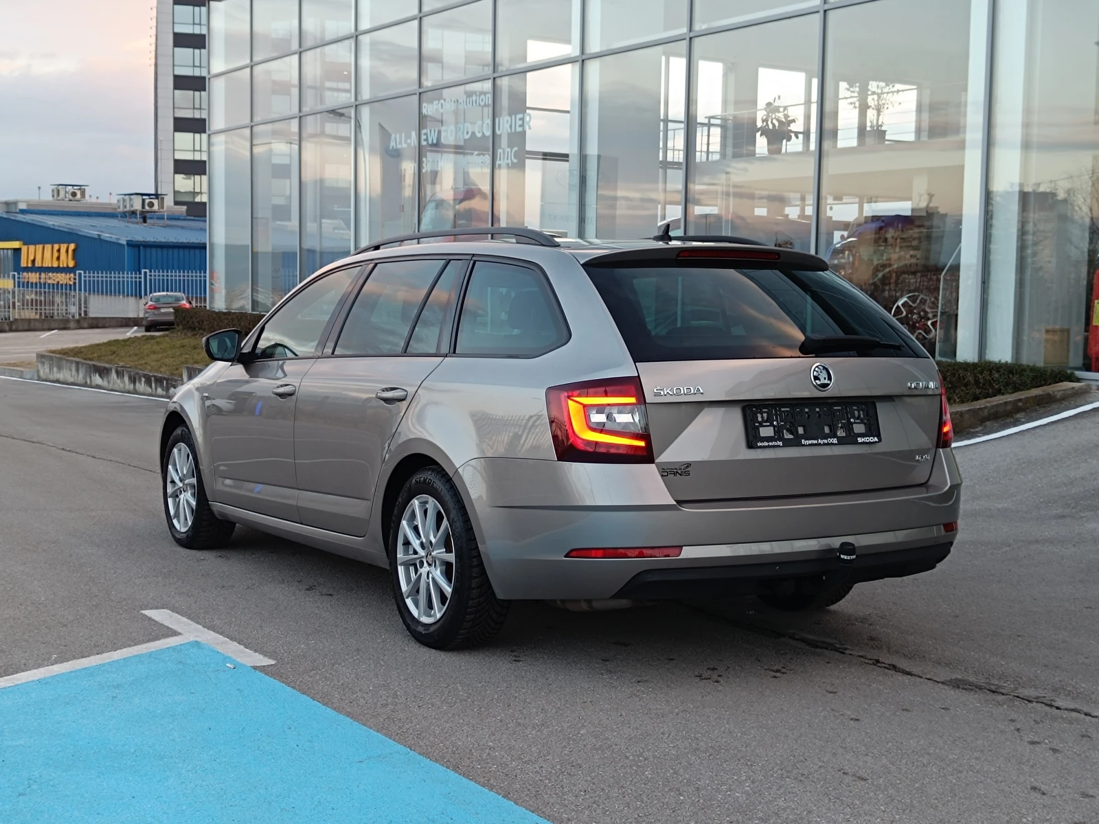 Skoda Octavia 2.0 TDI | 4x4 | DSG | Mobile.bg � ����������� 6
