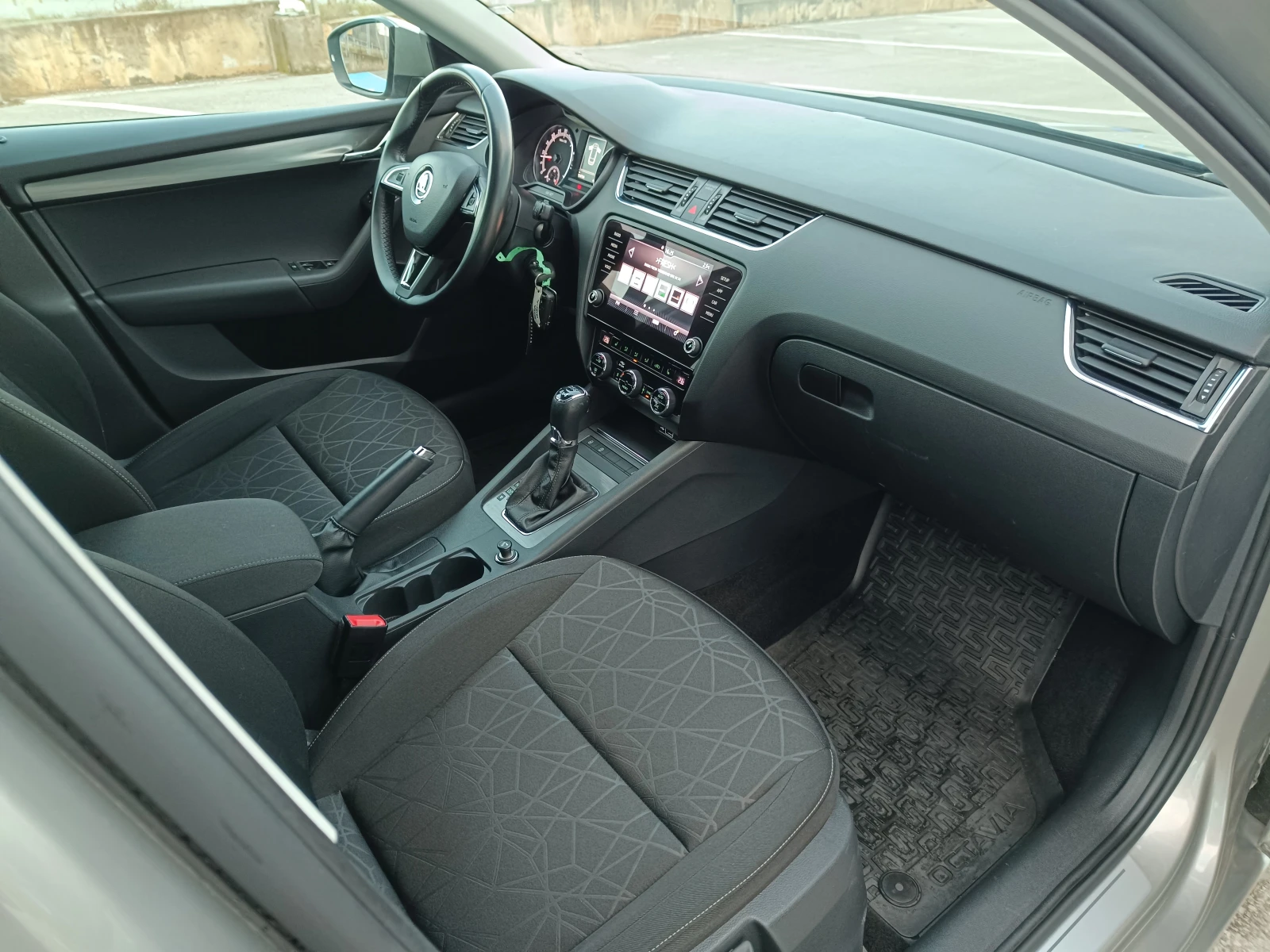 Skoda Octavia 2.0 TDI | 4x4 | DSG | Mobile.bg � ����������� 9